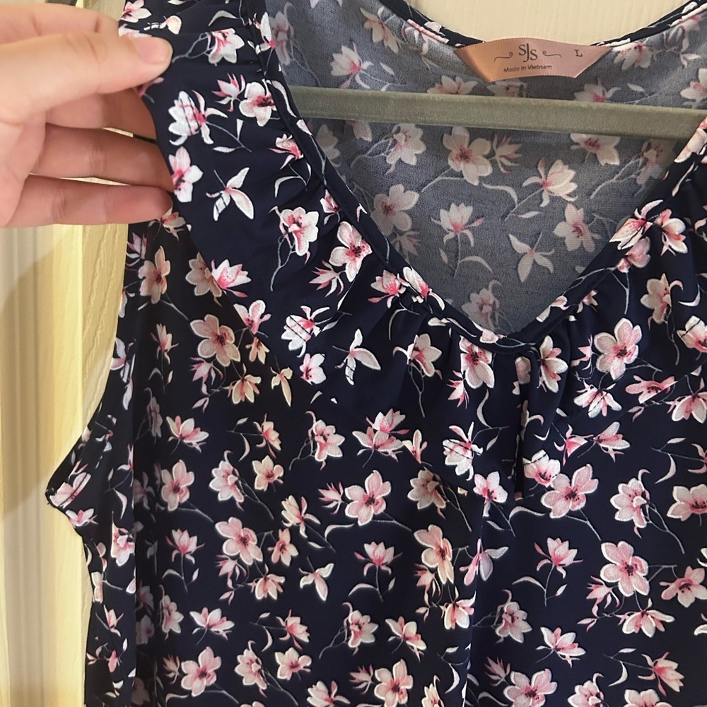 SJS Black and Pink Floral Tank Top Blouse
Size: - Picture 7 of 7
